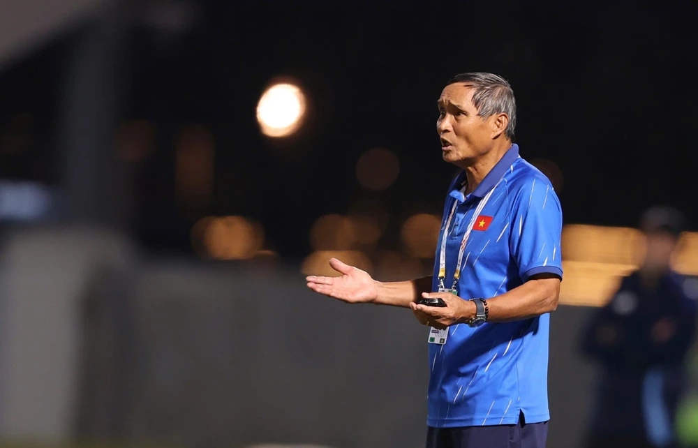 HLV Mai Đức Chung: ‘Trọng tài bóng đá nữ tại SEA Games năm nay kém’ - Ảnh 1. HLV Mai Đức Chung: ‘Trọng tài bóng đá nữ tại SEA Games năm nay kém’ - Ảnh 1.