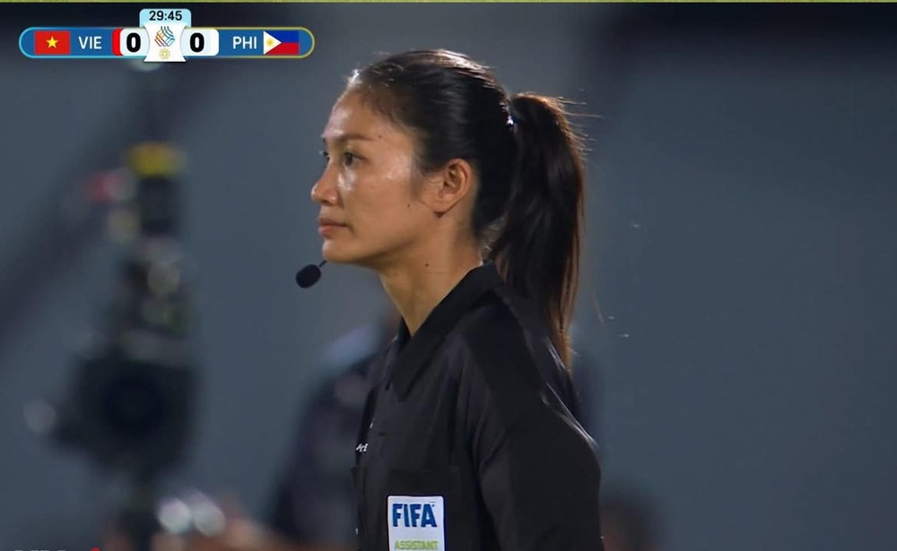 Điểm nhấn nữ Việt Nam 0-0 (đá luân lưu: 5-6) nữ Philippines: Tuyển Việt Nam mất HCV SEA Games 2025 vì trọng tài - Ảnh 1. Điểm nhấn nữ Việt Nam 0-0 (đá luân lưu: 5-6) nữ Philippines: Tuyển Việt Nam mất HCV SEA Games 2025 vì trọng tài - Ảnh 1.