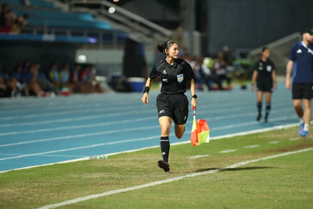 Tin nóng bóng đá Việt hôm nay 18/12: U22 Việt Nam tự tin đánh bại U22 Thái Lan; Đội tuyển nữ Việt Nam được thưởng 400 triệu cho HCB - Ảnh 3. Tin nóng bóng đá Việt hôm nay 18/12: U22 Việt Nam tự tin đánh bại U22 Thái Lan; Đội tuyển nữ Việt Nam được thưởng 400 triệu cho HCB - Ảnh 3.