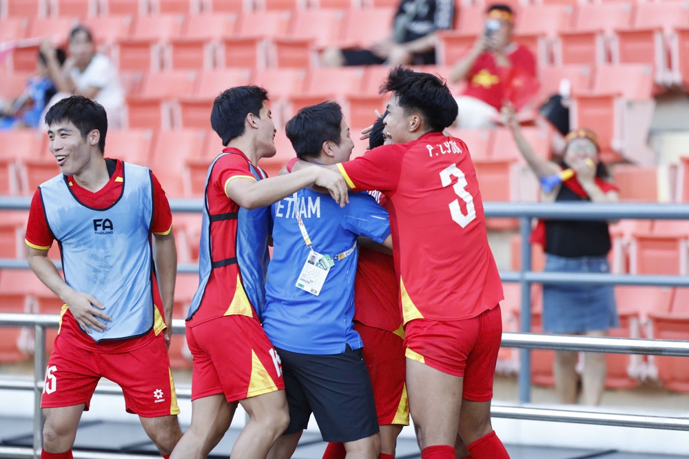 Lịch thi đấu bóng đá SEA Games 2025 ngày 18/12 - Ảnh 1.