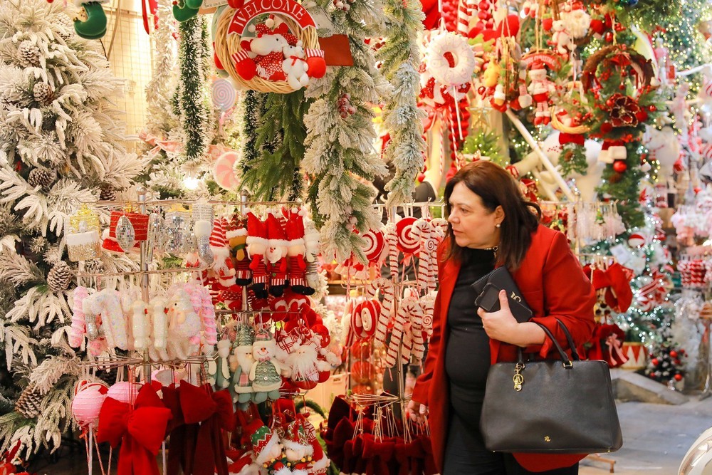 Hà Nội: Không khí rộn ràng trước Giáng sinh 2025 - Ảnh 4. Hà Nội: Không khí rộn ràng trước Giáng sinh 2025 - Ảnh 4.