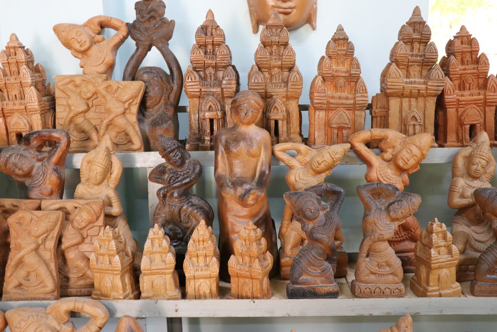 Tạo sức sống mới cho di sản văn hóa Chăm - Ảnh 2.