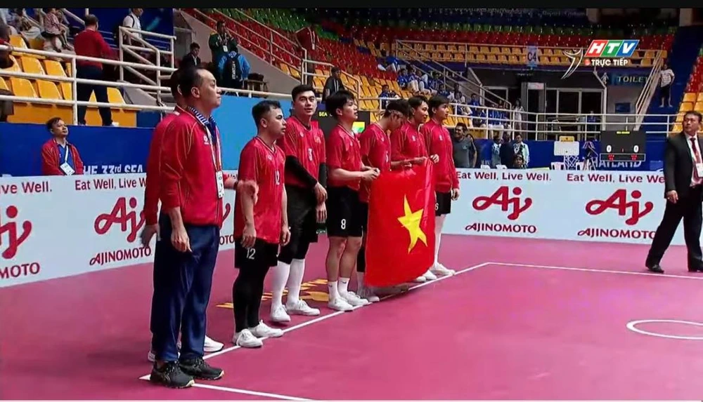 TRỰC TIẾP SEA Games 2025 hôm nay ngày 18/12: Chung kết U22 Việt Nam vs U22 Thái Lan - Ảnh 4. TRỰC TIẾP SEA Games 2025 hôm nay ngày 18/12: Chung kết U22 Việt Nam vs U22 Thái Lan - Ảnh 4.