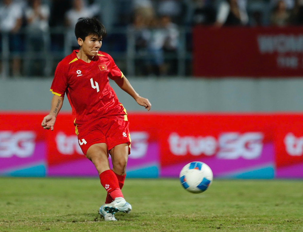 Trung vệ Trần Thị Thu: Người hùng thầm lặng của đội tuyển bóng đá nữ Việt Nam - Ảnh 1.