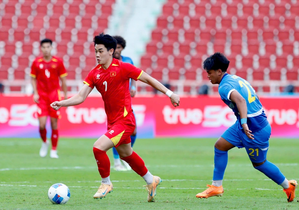 Đình Bắc tỏa sáng ở SEA Games 2025: Thủ lĩnh của hiện tại, hy vọng của tương lai - Ảnh 2. Đình Bắc tỏa sáng ở SEA Games 2025: Thủ lĩnh của hiện tại, hy vọng của tương lai - Ảnh 2.