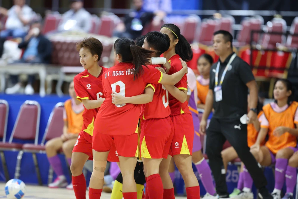 Thắng 5 sao trước Indonesia, futsal nữ Việt Nam lần đầu giành HCV SEA Games - Ảnh 1. Thắng 5 sao trước Indonesia, futsal nữ Việt Nam lần đầu giành HCV SEA Games - Ảnh 1.