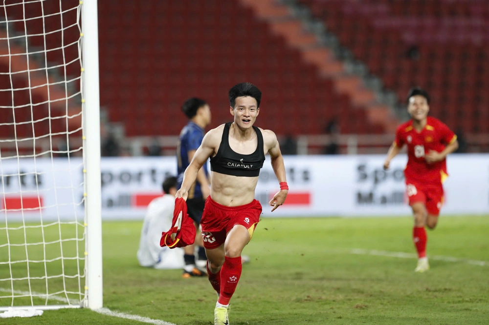 Thanh Nhàn: Từ siêu dự bị đến người hùng thắp sáng giấc mơ vàng của U22 Việt Nam - Ảnh 1. Thanh Nhàn: Từ siêu dự bị đến người hùng thắp sáng giấc mơ vàng của U22 Việt Nam - Ảnh 1.