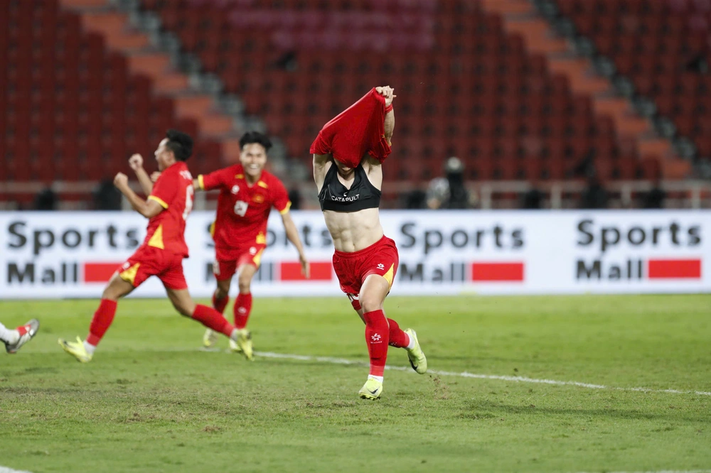 Dù chiến thắng hay thất bại, các VĐV Việt Nam thực sự đã khiến CĐV dâng trào cảm xúc  ở SEA Games 2025 - Ảnh 1.