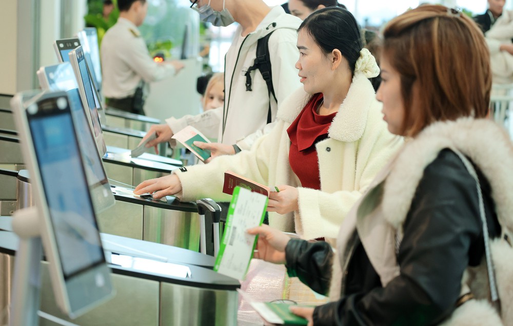 Dự án mở rộng Nhà ga T2 Nội Bài sẽ được đưa vào khai thác từ ngày 19/12 - Ảnh 4. Dự án mở rộng Nhà ga T2 Nội Bài sẽ được đưa vào khai thác từ ngày 19/12 - Ảnh 4.