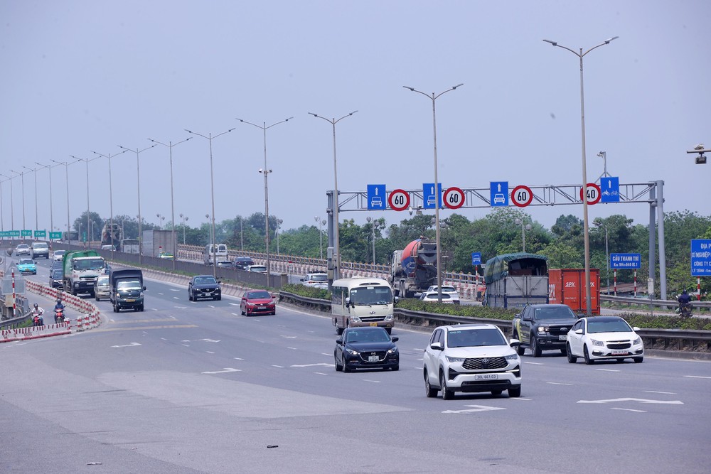 Hà Nội: Hiệu quả bước đầu cải tạo các nút và điều chỉnh tổ chức giao thông - Ảnh 3. Hà Nội: Hiệu quả bước đầu cải tạo các nút và điều chỉnh tổ chức giao thông - Ảnh 3.