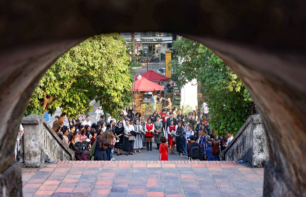 Sản phẩm du lịch “Ký ức Cột Cờ” tôn vinh giá trị biểu tượng của Cột cờ Hà Nội - Ảnh 8. Sản phẩm du lịch “Ký ức Cột Cờ” tôn vinh giá trị biểu tượng của Cột cờ Hà Nội - Ảnh 8.