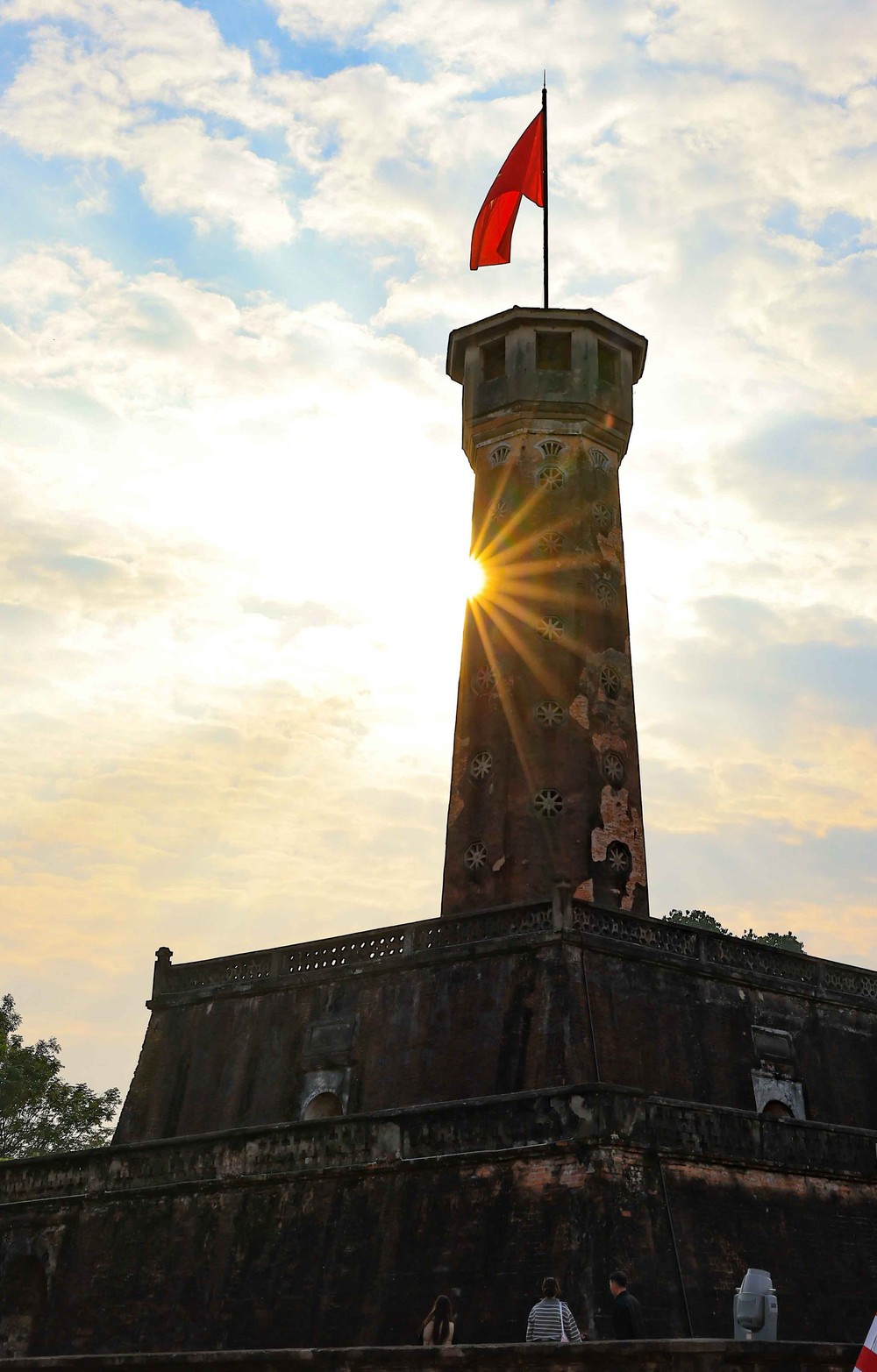 Sản phẩm du lịch “Ký ức Cột Cờ” tôn vinh giá trị biểu tượng của Cột cờ Hà Nội - Ảnh 6. Sản phẩm du lịch “Ký ức Cột Cờ” tôn vinh giá trị biểu tượng của Cột cờ Hà Nội - Ảnh 6.