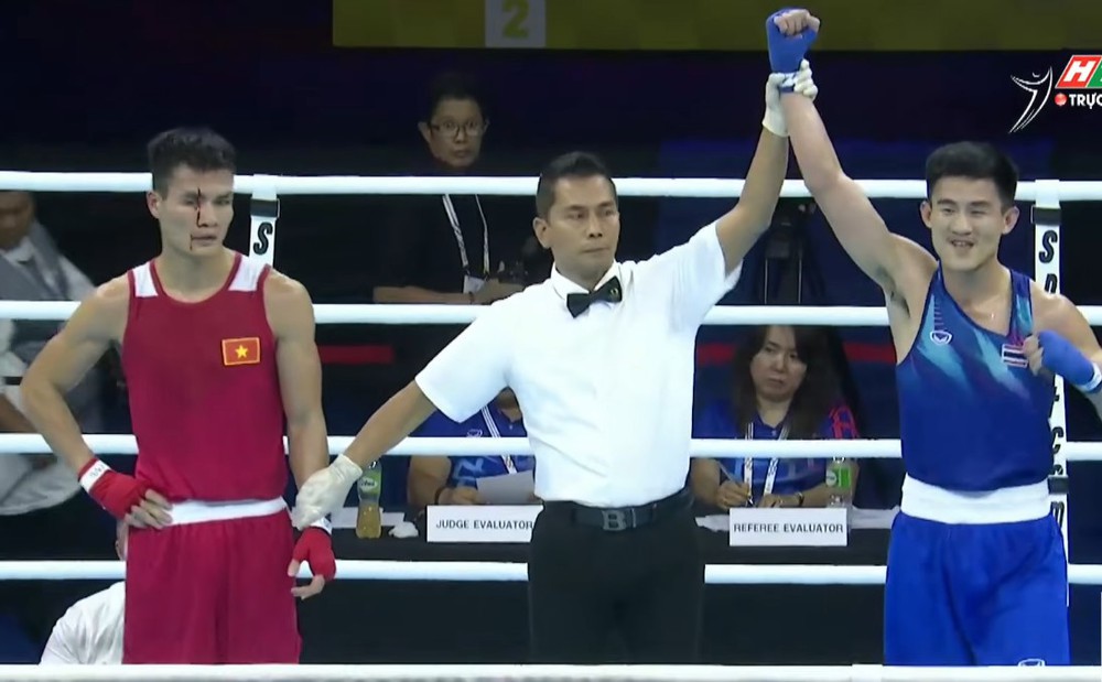 Võ sĩ Việt Nam bị xử ép, vuột HCV đầy tranh cãi dù đối thủ Thái Lan phạm quy  - Ảnh 5.