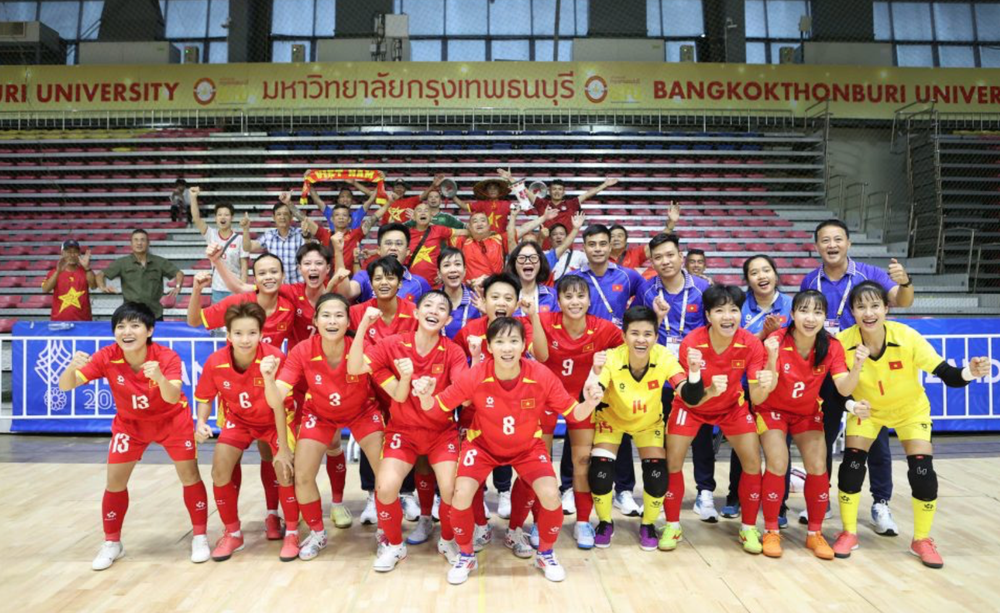 Được FIFA ngợi khen, Thùy Trang đứng trước cơ hội giành Quả bóng vàng Việt Nam lần thứ hai - Ảnh 2.