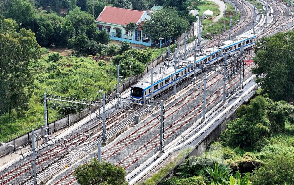 Metro Bến Thành - Suối Tiên miễn phí vé cho khách dịp Tết Dương lịch 2026 - Ảnh 1.