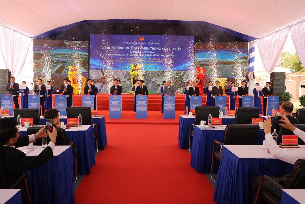 Bộ trưởng Bộ Xây dựng: 234 công trình, dự án trọng điểm mở ra không gian phát triển mới - Ảnh 2.