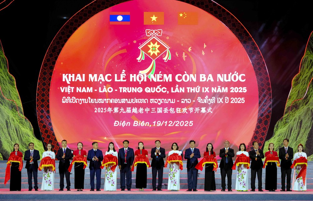 Khai mạc Lễ hội Ném còn ba nước Việt Nam - Lào - Trung Quốc lần thứ IX - Ảnh 1.