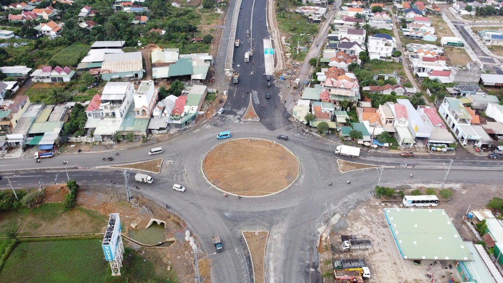 Bộ trưởng Bộ Xây dựng: 234 công trình, dự án trọng điểm mở ra không gian phát triển mới - Ảnh 4.