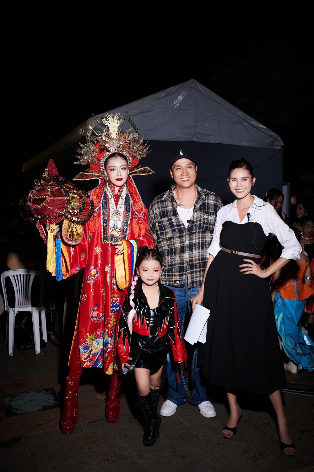 Kim Nguyên & Hùng Trần đạo diễn chuỗi show thời trang ở Diễn đàn Kinh tế TP. HCM 2025 - Ảnh 2. Kim Nguyên & Hùng Trần đạo diễn chuỗi show thời trang ở Diễn đàn Kinh tế TP. HCM 2025 - Ảnh 2.