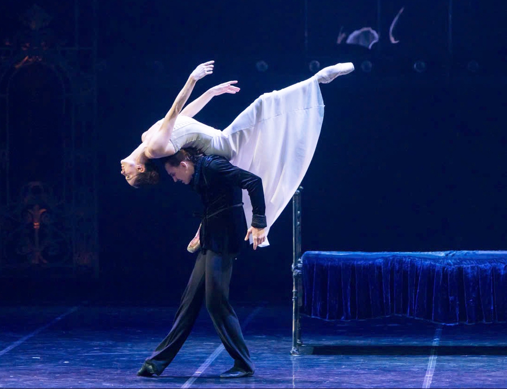 Kiệt tác vũ kịch &quot;Anna Karenina&quot; từ TP.HCM đến Hà Nội - Ảnh 1.