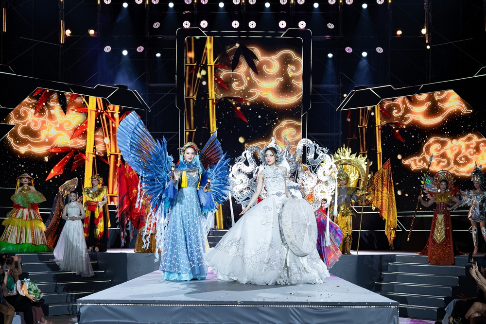 Kim Nguyên & Hùng Trần đạo diễn chuỗi show thời trang ở Diễn đàn Kinh tế TP. HCM 2025 - Ảnh 3. Kim Nguyên & Hùng Trần đạo diễn chuỗi show thời trang ở Diễn đàn Kinh tế TP. HCM 2025 - Ảnh 3.