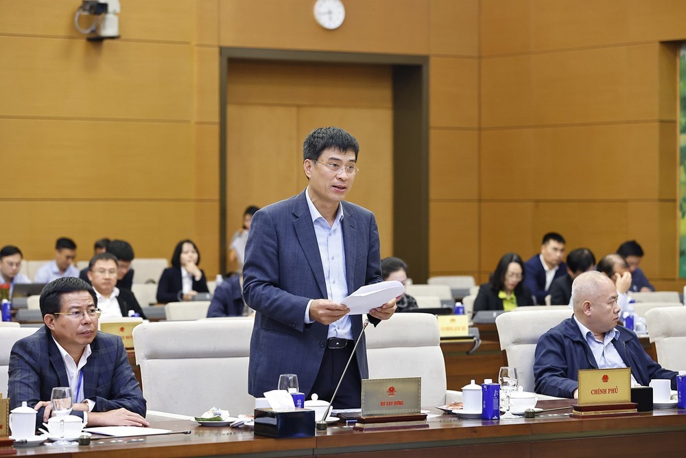 Phiên họp thứ 52 của Ủy ban Thường vụ Quốc hội: Đề nghị điều chỉnh mức doanh thu không phải nộp thuế của hộ kinh doanh - Ảnh 4. Phiên họp thứ 52 của Ủy ban Thường vụ Quốc hội: Đề nghị điều chỉnh mức doanh thu không phải nộp thuế của hộ kinh doanh - Ảnh 4.