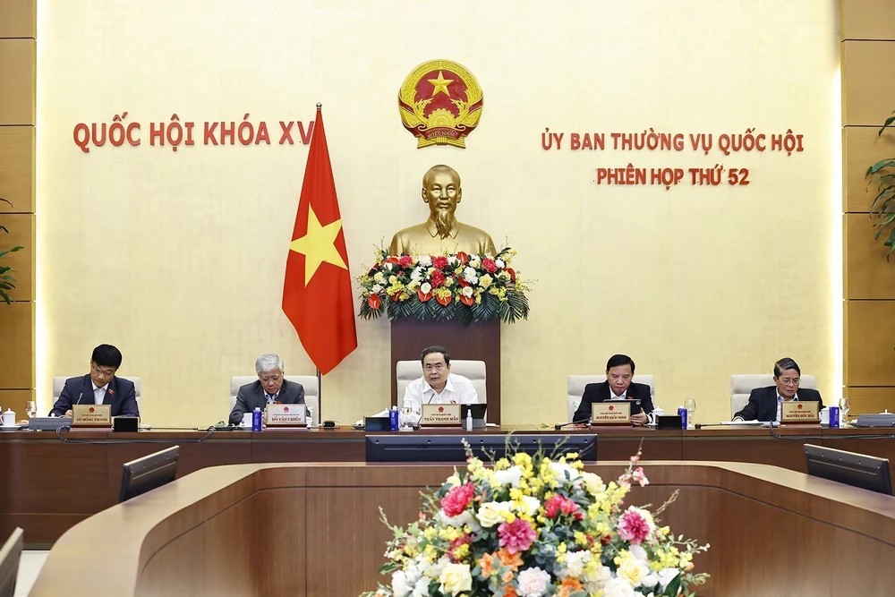 Phiên họp thứ 52 của Ủy ban Thường vụ Quốc hội: Đề nghị điều chỉnh mức doanh thu không phải nộp thuế của hộ kinh doanh - Ảnh 1. Phiên họp thứ 52 của Ủy ban Thường vụ Quốc hội: Đề nghị điều chỉnh mức doanh thu không phải nộp thuế của hộ kinh doanh - Ảnh 1.