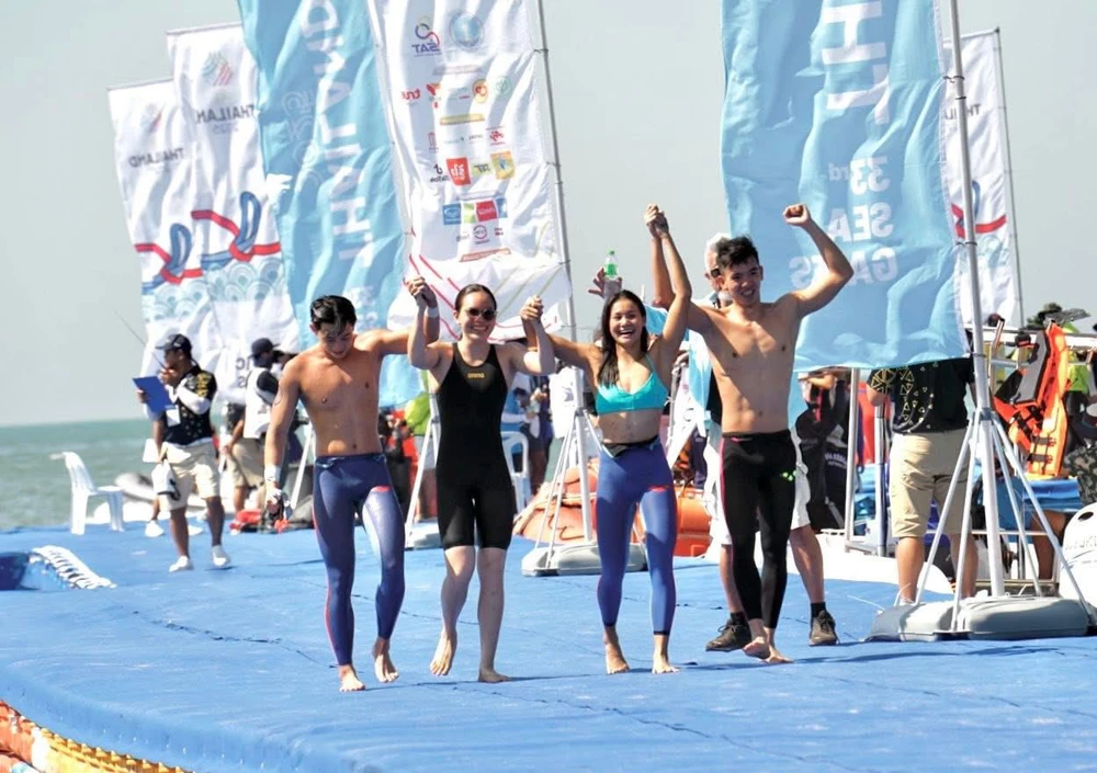 Bơi Việt Nam mang về HCV thứ 87 ở SEA Games 2025 sau khi vượt qua Singapore và Thái Lan - Ảnh 1.