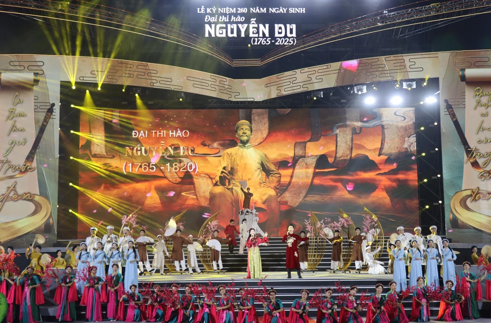 Lễ kỷ niệm 260 năm Ngày sinh Đại thi hào Nguyễn Du - Ảnh 3.