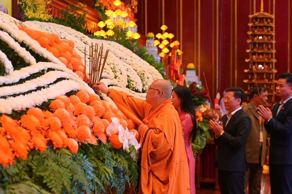 Tưởng niệm 717 năm ngày Đức vua - Phật hoàng Trần Nhân Tông nhập Niết bàn - Ảnh 1.