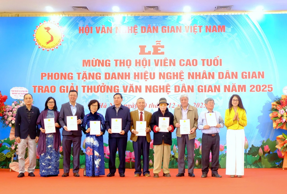 Trao Giải thưởng Văn nghệ dân gian năm 2025 cho 49 công trình xuất sắc - Ảnh 2.