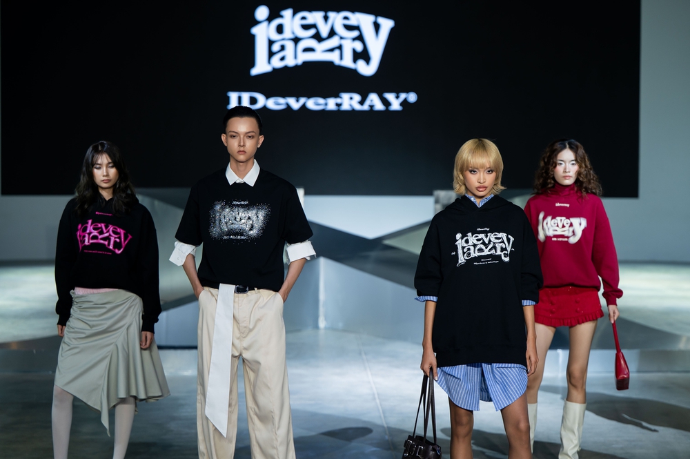 SR Celebrating Local Pride kỷ niệm mùa thứ 10 với thông điệp tôn vinh người mẫu trẻ và ánh đèn runway - Ảnh 2.