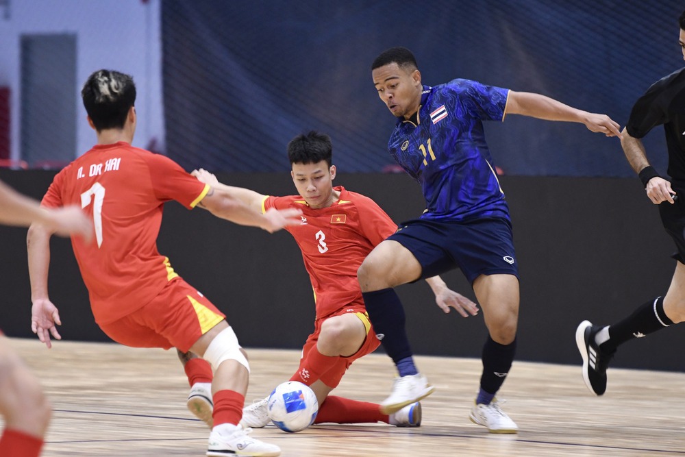 Futsal Việt Nam và hai nửa buồn vui tại SEA Games 33 - Ảnh 1.
