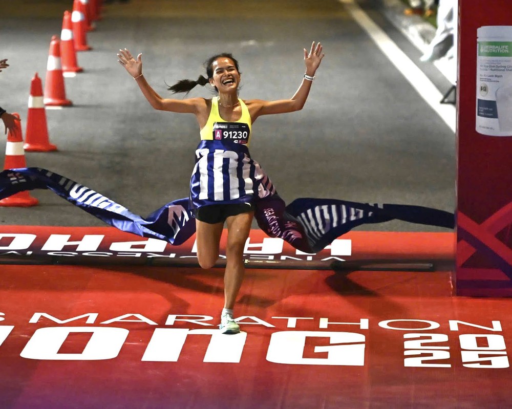 Tin nóng thể thao sáng 21/12: Bóng chuyền nữ Việt Nam xác lập cột mốc lịch sử sau SEA Games 2025 - Ảnh 3.