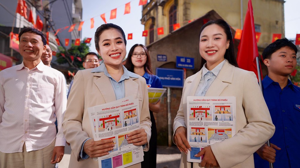 Á quân Sao Mai Trần Bích Ngọc ra mắt MV 'Ý Đảng - Lòng Dân' hướng tới Đại hội XIV - Ảnh 3.