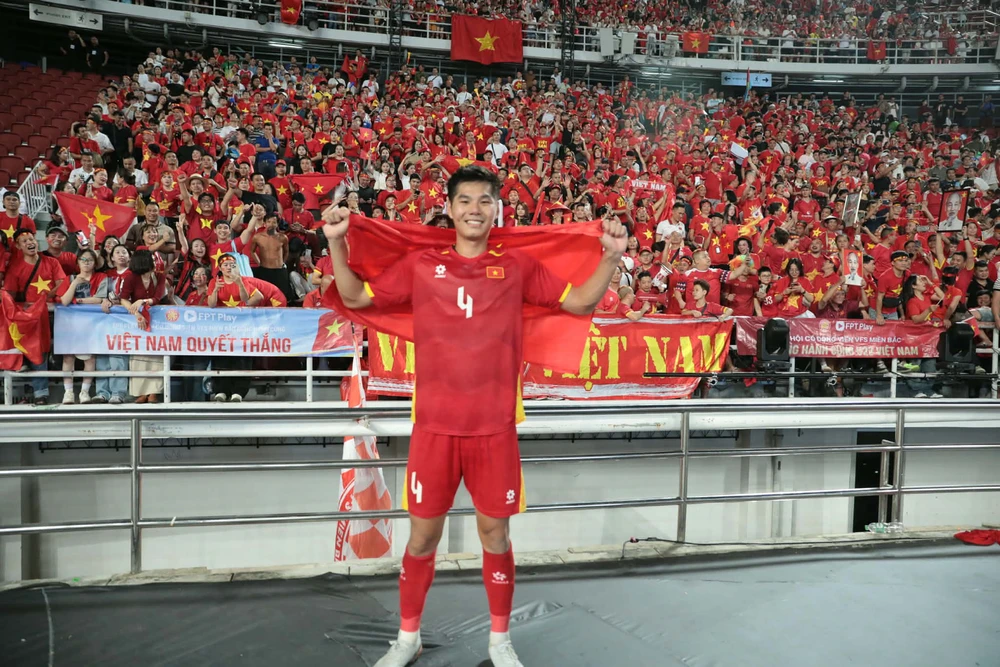 Gia đình tuyển thủ U22 Việt Nam tổ chức 70 mâm ăn mừng HCV SEA Games 33 - Ảnh 1.