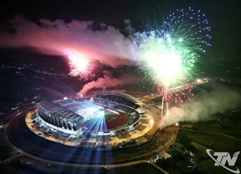 Sôi động giải bóng đá trên SVĐ hơn 500 tỷ đồng vừa khánh thành tại Thái Nguyên - Ảnh 3.