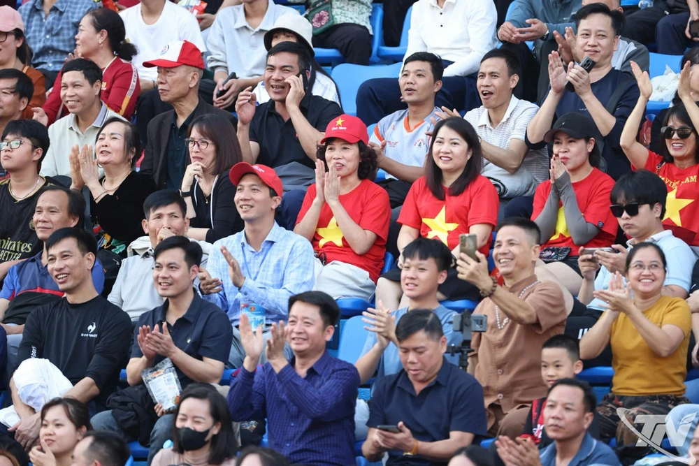 Sôi động giải bóng đá trên SVĐ hơn 500 tỷ đồng vừa khánh thành tại Thái Nguyên - Ảnh 5.