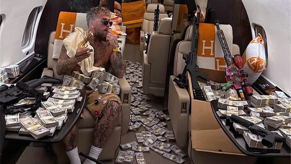 Jake Paul khoe hình ảnh xa hoa sau trận thua với võ sĩ quyền anh nổi tiếng - Ảnh 2.