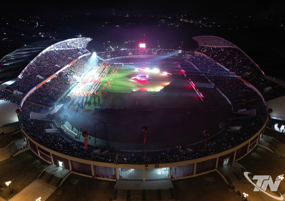 Cận cảnh SVĐ hơn 500 tỷ đồng vừa khánh thành, lớn nhất miền núi phía Bắc Việt Nam - Ảnh 2. Cận cảnh SVĐ hơn 500 tỷ đồng vừa khánh thành, lớn nhất miền núi phía Bắc Việt Nam - Ảnh 2.