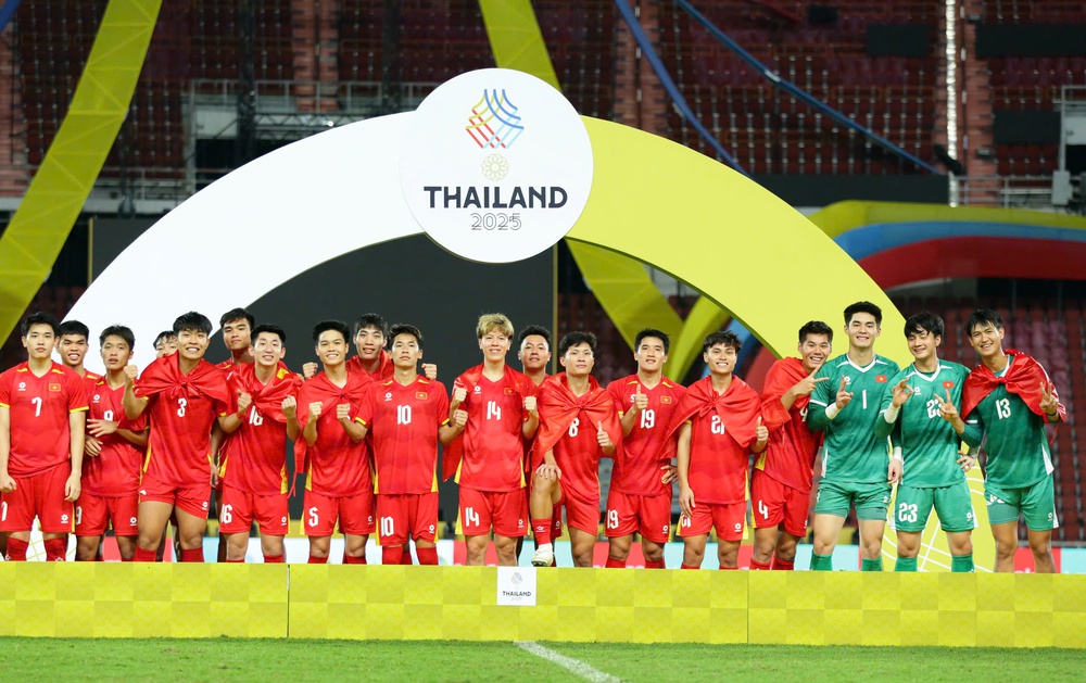 Bóng đá Việt Nam tiếp tục guồng quay mới - Ảnh 1.