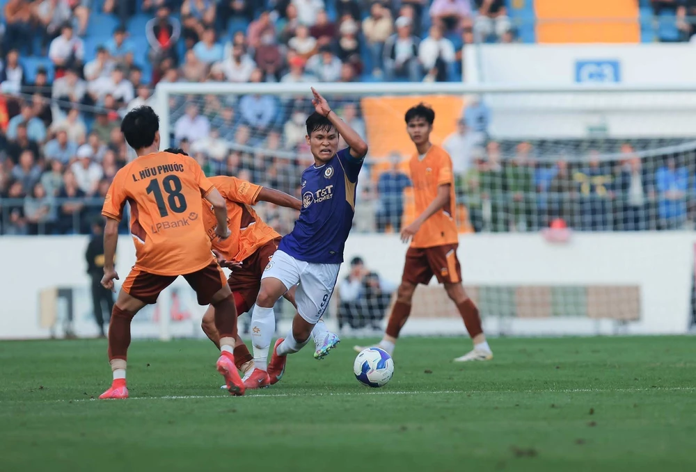 Sôi động giải bóng đá trên SVĐ hơn 500 tỷ đồng vừa khánh thành tại Thái Nguyên - Ảnh 4.