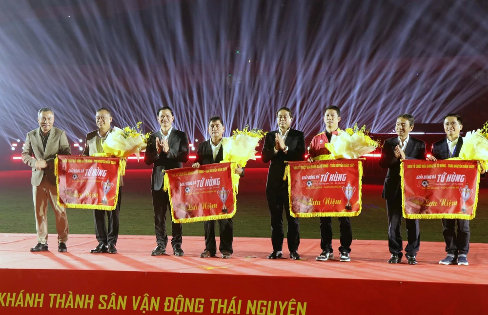 Sôi động giải bóng đá trên SVĐ hơn 500 tỷ đồng vừa khánh thành tại Thái Nguyên - Ảnh 2.