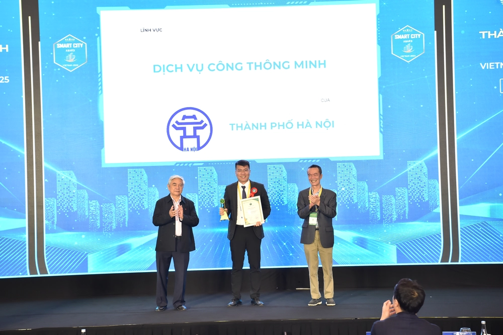 Giải thưởng Thành phố Thông minh Việt Nam 2025: Đà Nẵng tiếp tục được vinh danh "Đô thị đáng sống" - Ảnh 3.