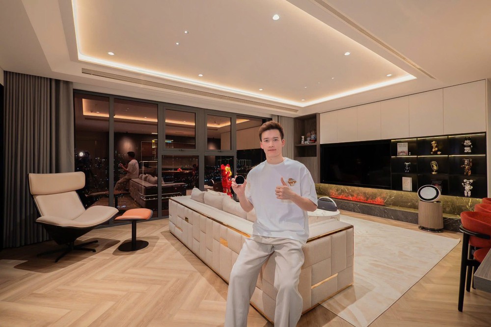 Tiền vệ Hoàng Đức khoe nhà mới tại Hà Nội - Ảnh 1.