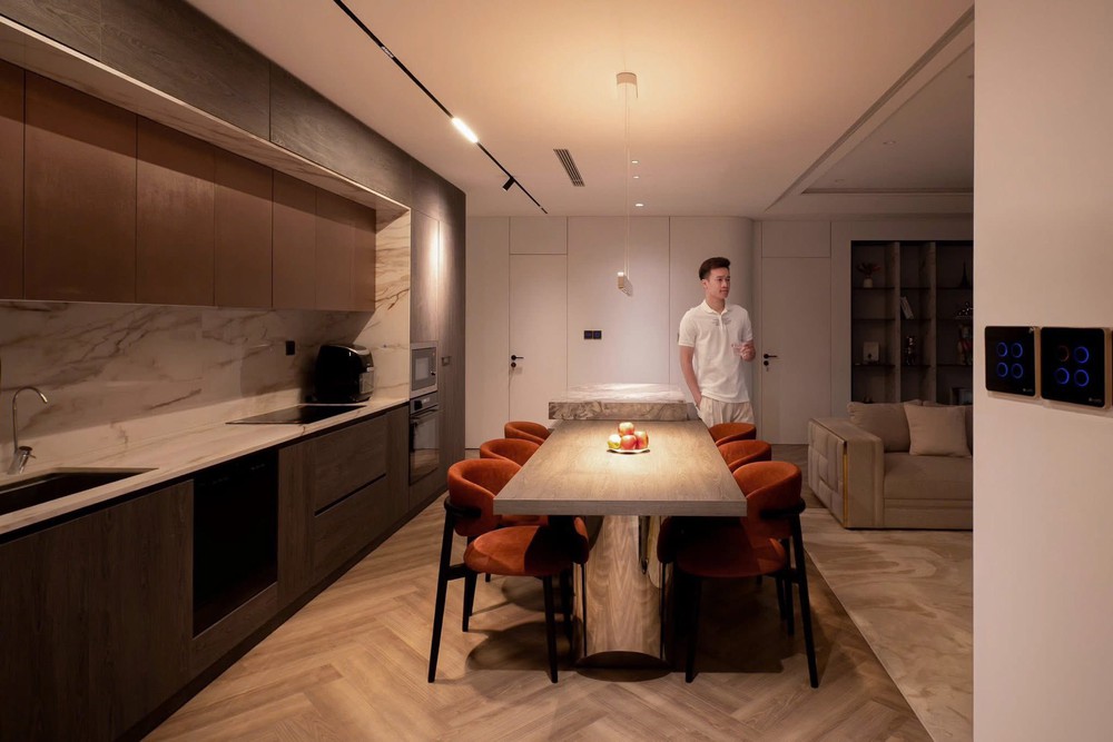 Tiền vệ Hoàng Đức khoe nhà mới tại Hà Nội - Ảnh 2.