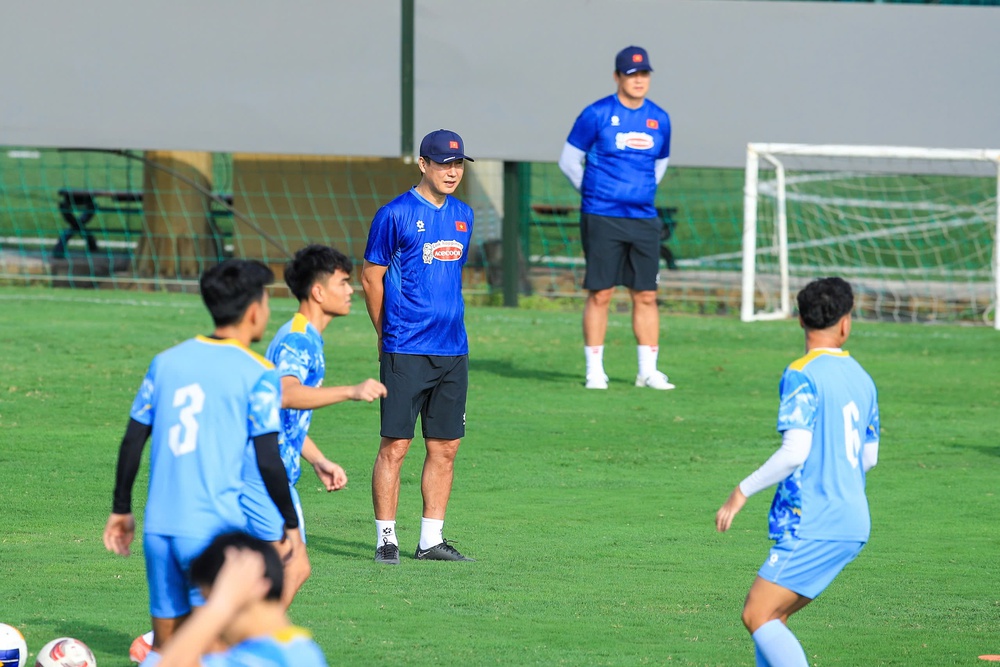 Tiêu điểm: Từ Park Hang Seo đến Kim Sang Sik - Sự tiếp nối hoàn hảo - Ảnh 1.