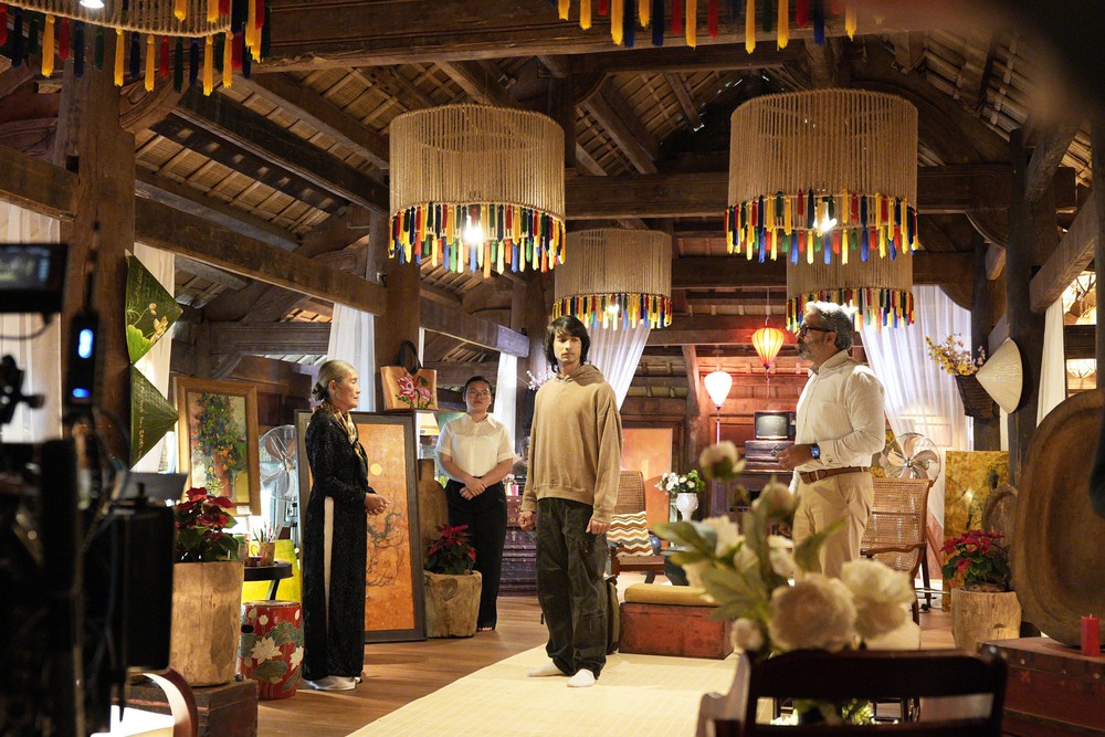 Phim "Vạn dặm yêu em": Việt Nam qua ống kính Bollywood - Ảnh 5.