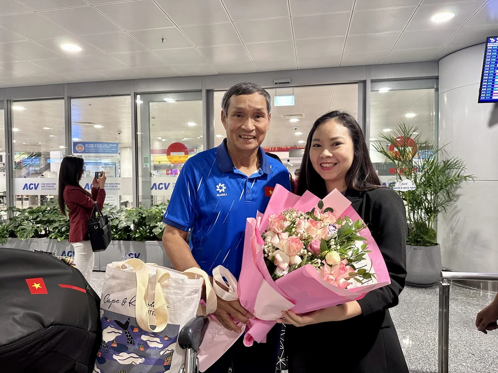 Tin nóng bóng đá Việt Nam hôm nay 24/12: U23 Việt Nam sẵn sàng cho VCK U23 châu Á; Gala trao giải Quả bóng vàng Việt Nam 2025 diễn ra ngày 26/12 - Ảnh 2.