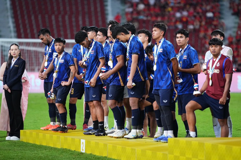 Chủ Tịch Lđbđ Thái Lan Madam Pang Phải Chịu Trách Nhiệm Về Thất Bại Của U22 Thái Lan Ở Sea Games 2025